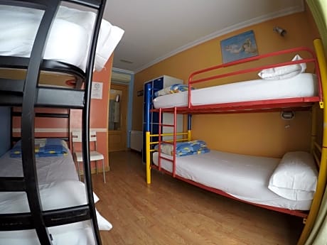 Bed in 4-Bed Dormitory Room with Private Bathroom
