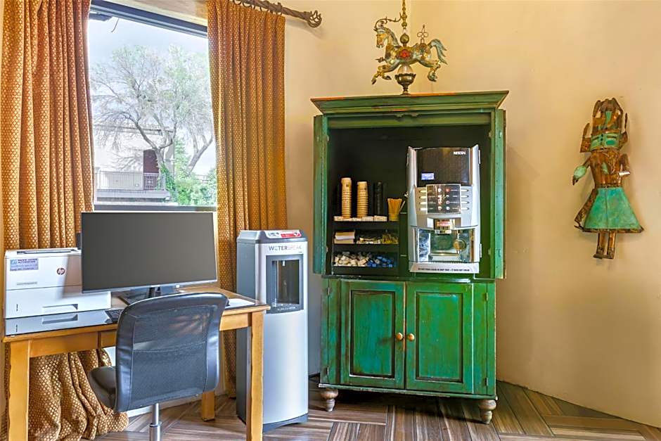 Best Western Plus Arroyo Roble Hotel & Creekside Villas