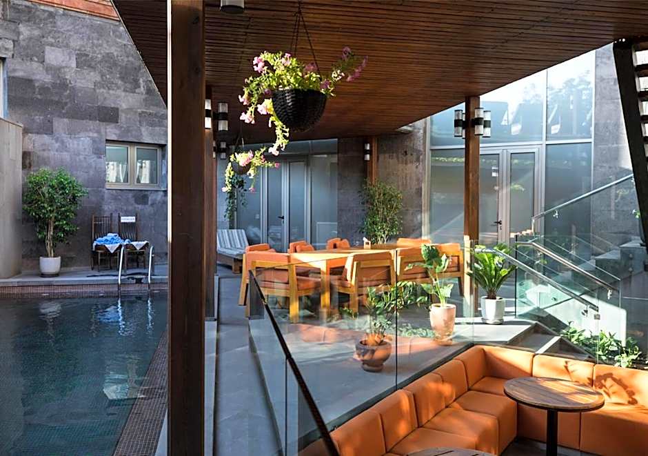 Tufenkian Historic Yerevan Hotel