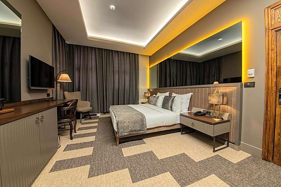 Four Mansions Hotel