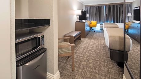 2 Double Beds, Non-Smoking, Pillow Top Mattress, 50 Inch Led Television, Microwave, Refrigerator, Fu