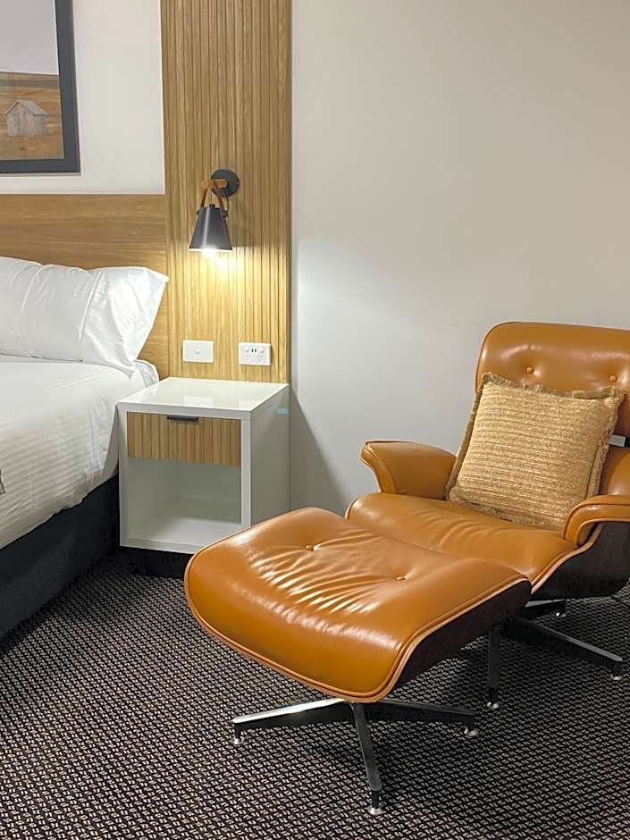 Cattlemans Country Motor Inn & Serviced Apartments
