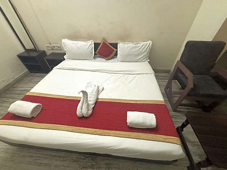 Royal Retreat by Hotel Adiya Inn