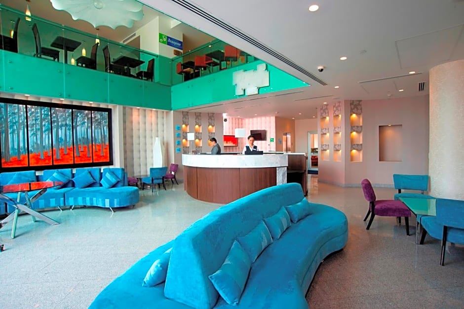 Holiday Inn Express & Suites Queretaro By IHG