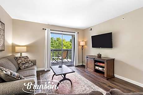 Branson Getaway, Pools, Hot Tub & Lake Access