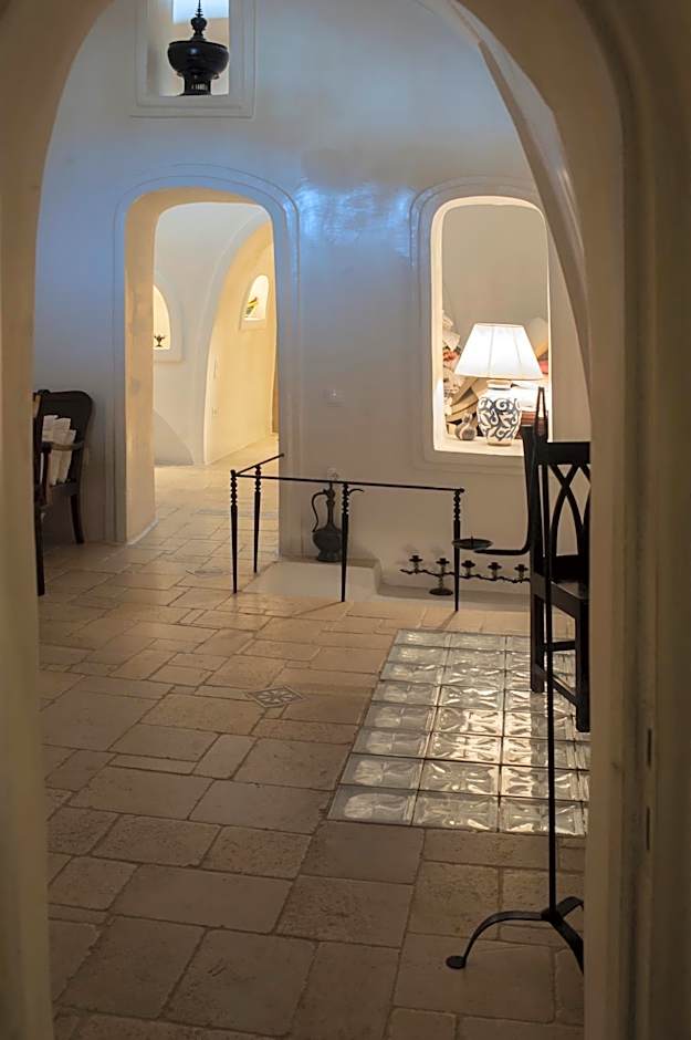 Heliophos Boutique Caves