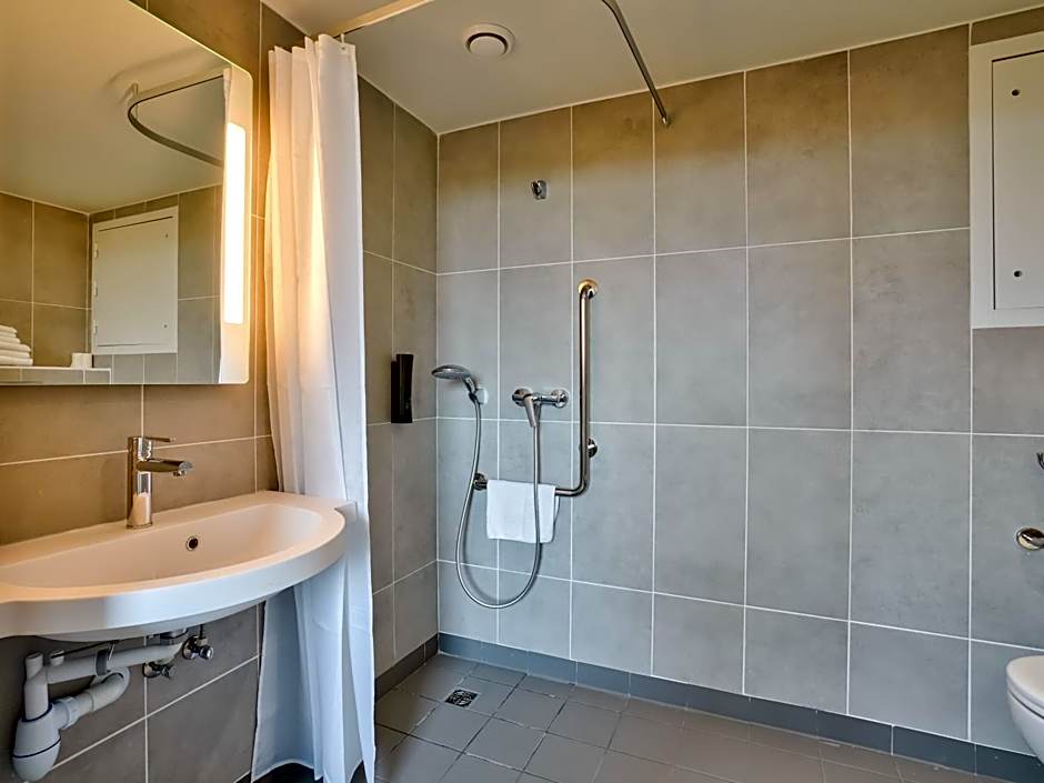 B&B HOTEL Paris Porte d'Orléans