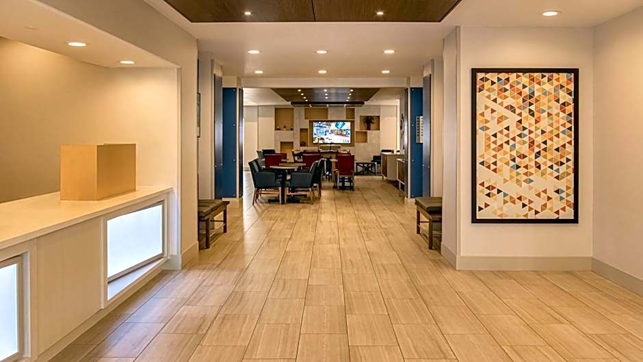 Holiday Inn Express Porterville By IHG