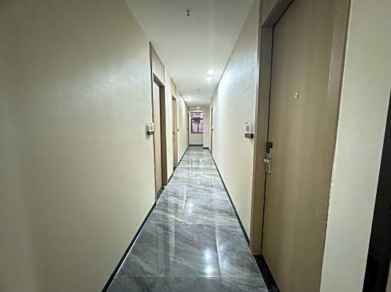 Baowan Hotel (Guangzhou Shangxiajiu Changshou Road Subway Station)