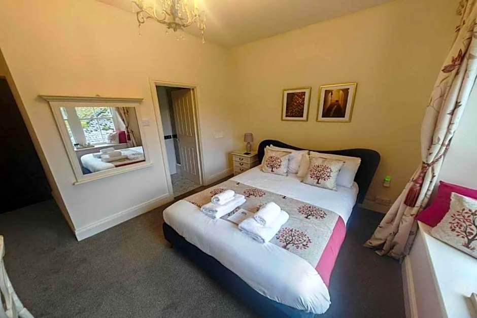 Lovelady Shield Hotel