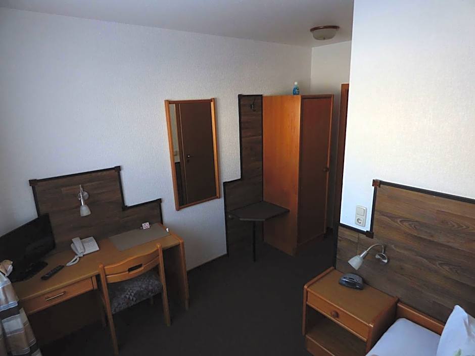 Photo 1 of 3 of Single Room
