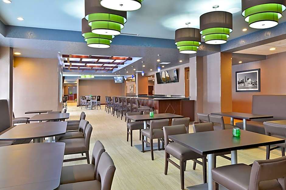 Wyndham Garden Elk Grove Village / O'Hare