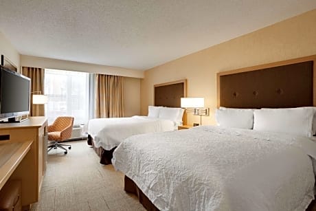 Queen Room with Two Queen Beds with Shower - Non-Smoking