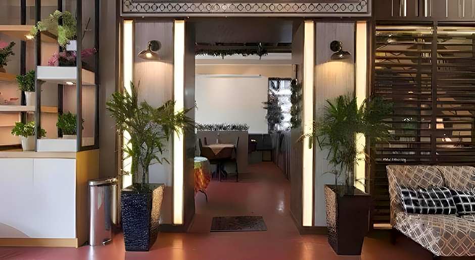 iStay Hotel