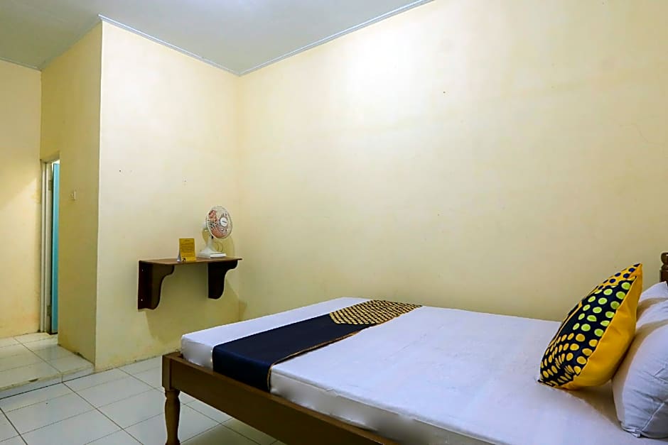 OYO 2371 Islami Family Residence