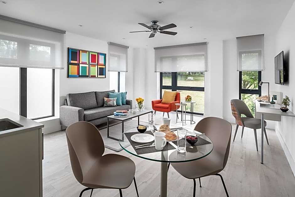 Q Square by Supercity Aparthotels