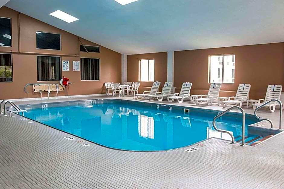 Country Inn & Suites by Radisson, Battle Creek, MI