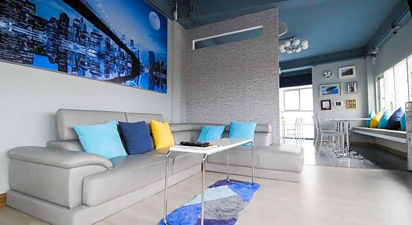 The Moon Hostel Huahin