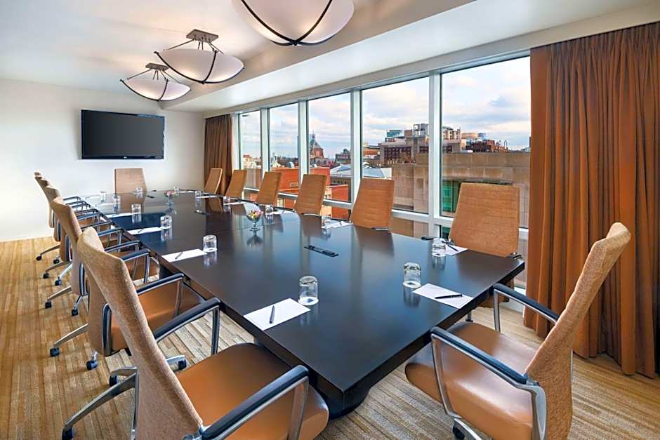 The Inn at Penn, A Hilton Hotel