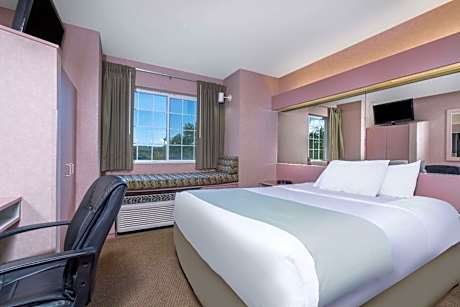 Queen Room with Two Queen Beds - Mobility Access/Non-Smoking
