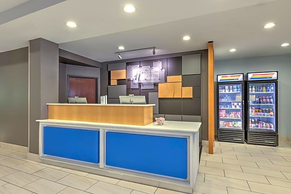 Holiday Inn Express Hotel & Suites Dallas - Grand Prairie I-20 By IHG