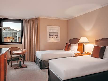 Club Twin Room With Free Breakfast