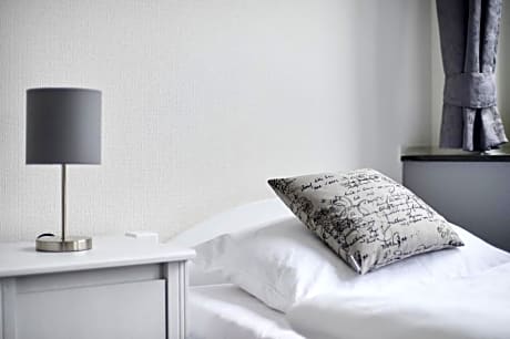Single Room with Private External Bathroom