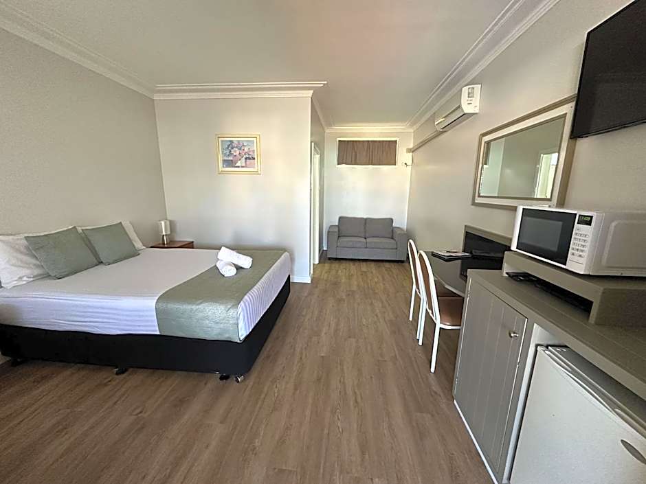 Bucketts Way Motel and Restaurant