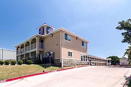 Motel 6-Azle, TX