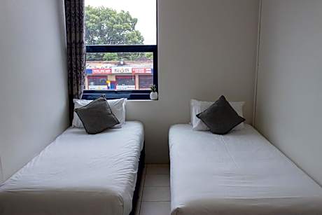 Quadruple Room with Private Bathroom