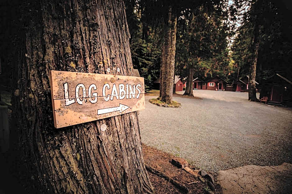 Gateway Inn & Cabins