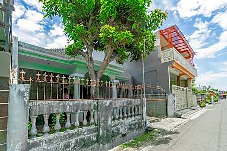 SPOT ON 93763 Ita Homestay Syariah