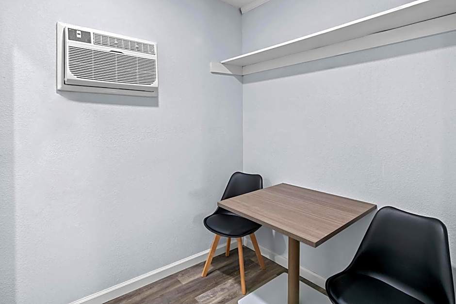 Suburban Studios Newport News - Hampton