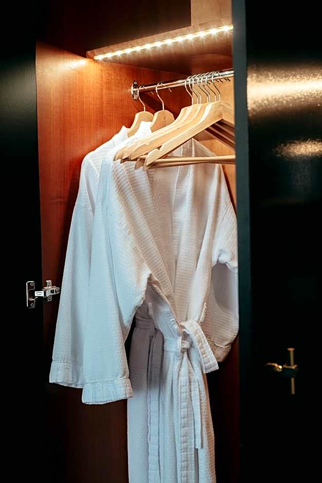 Ramada by Wyndham Diplomat Canberra