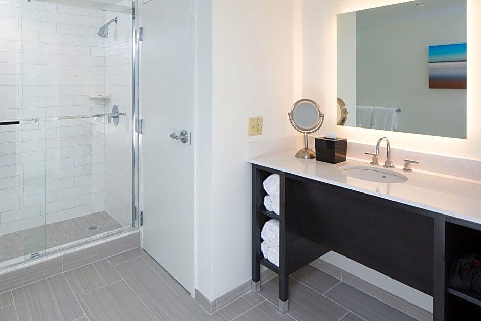 Crowne Plaza Melbourne-Oceanfront, an IHG Hotel