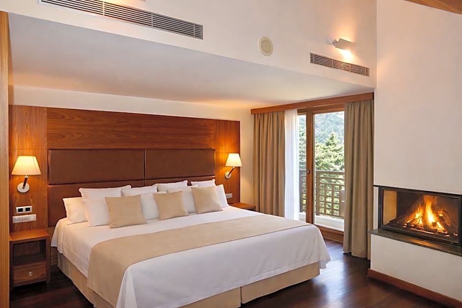 Photo 1 of 4 of Suite
