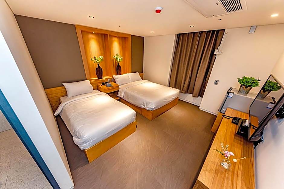 The Jade Hotel