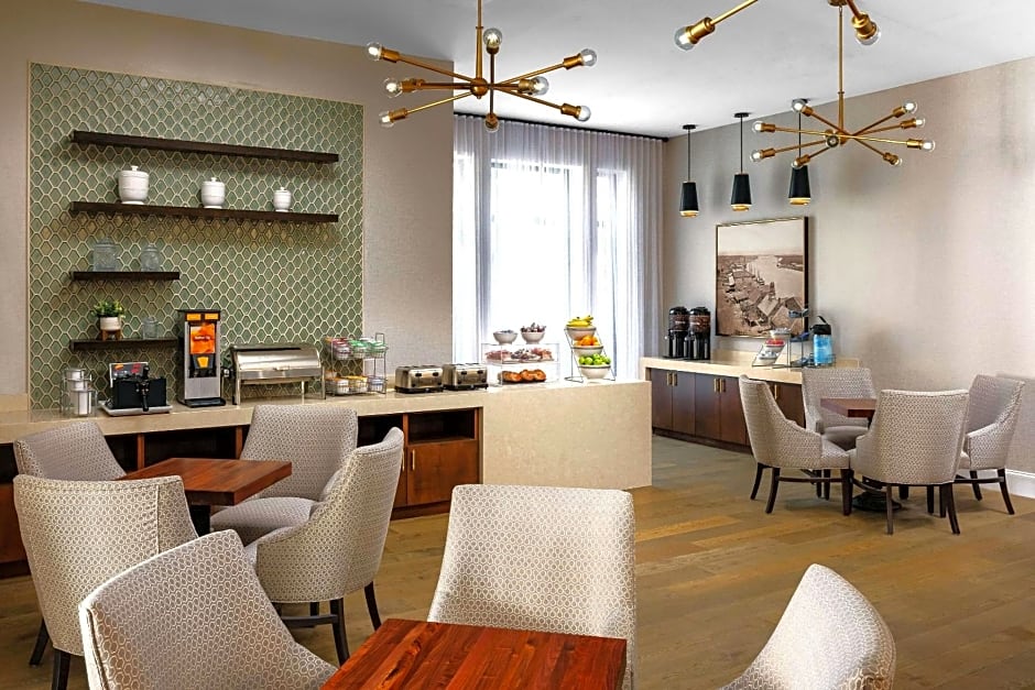 The Bluff Hotel Savannah, Tapestry Collection by Hilton