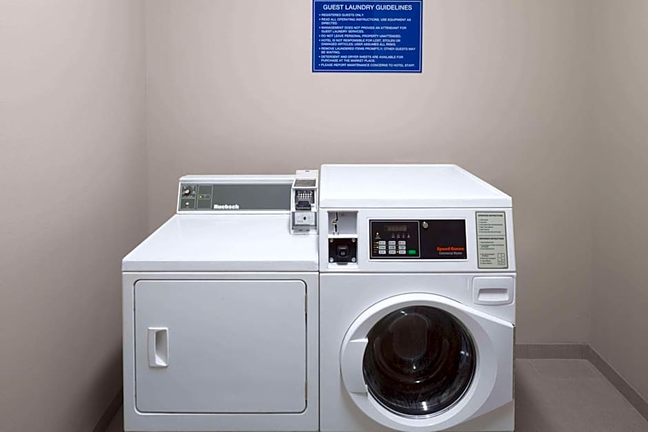 Days Inn & Suites by Wyndham Houston NW Cypress