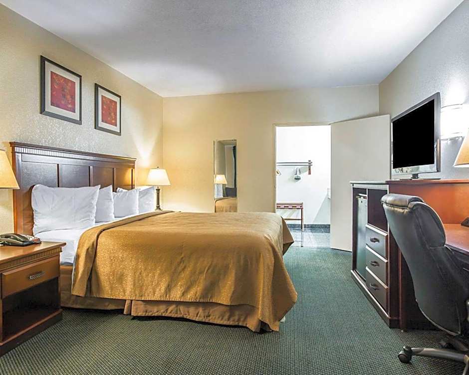 Quality Inn San Diego I-5 Naval Base