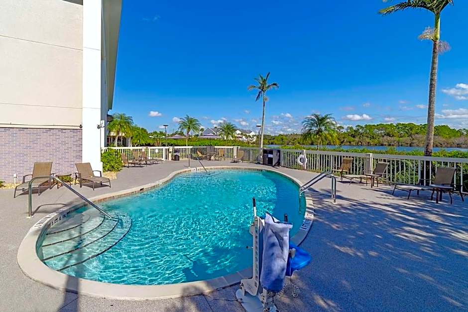Holiday Inn Express Hotel & Suites Port Charlotte By IHG