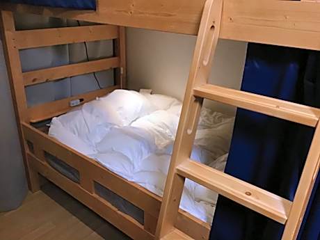 Bunk Bed in Mixed Dormitory Room