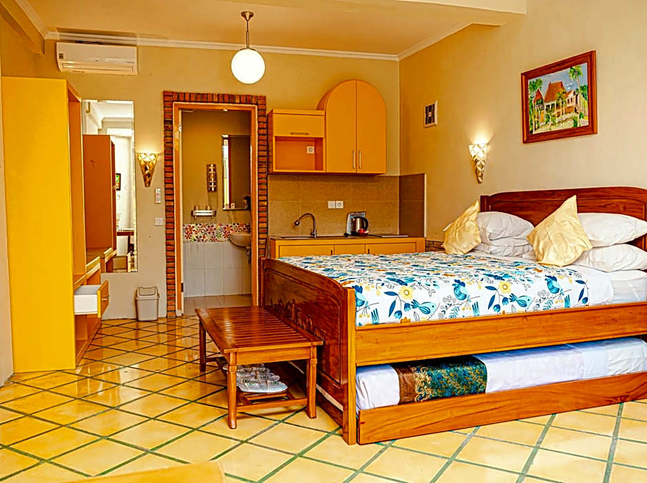 Hotel Deli River and Restaurant Omlandia