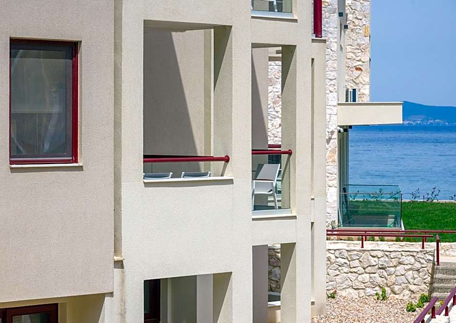 Elpiniki Luxury Rooms