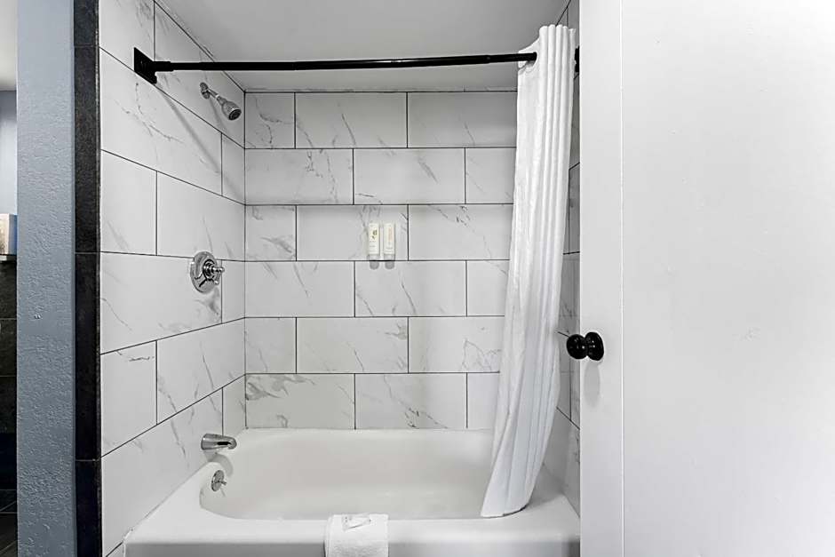 Econo Lodge Cranston - Providence