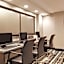 La Quinta Inn & Suites by Wyndham Detroit Metro Airport