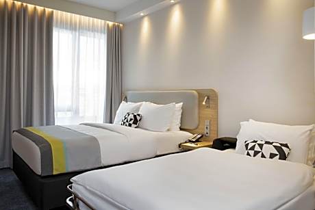 Standard Queen Room with Single Sofa Bed