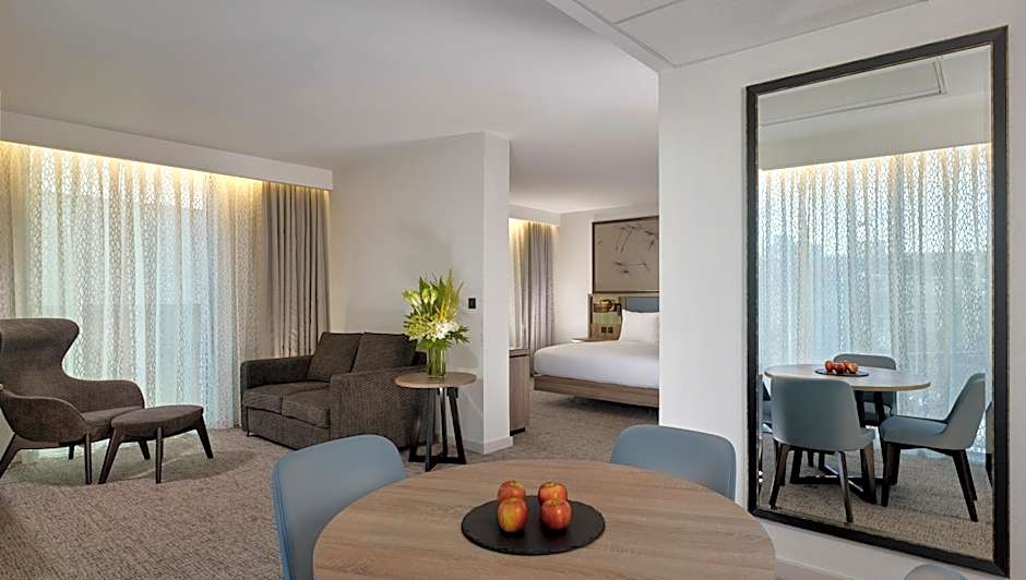 DoubleTree By Hilton Hull