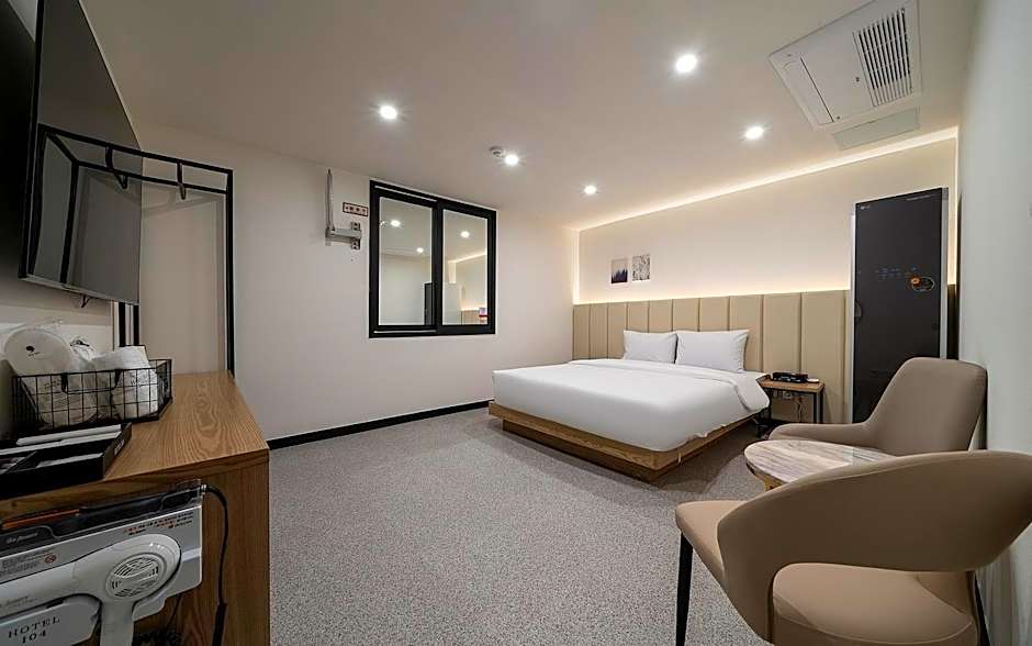 Photo 1 of 50 of Sacheon Hotel 104
