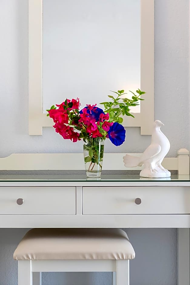 Irene Hotel - Beachfront